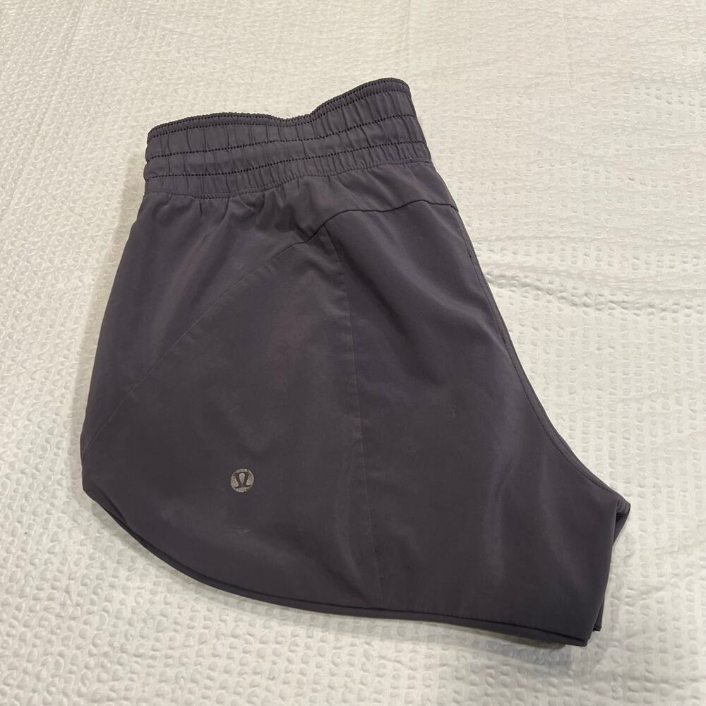 Lululemon choose a side short floral/gray size 6 women